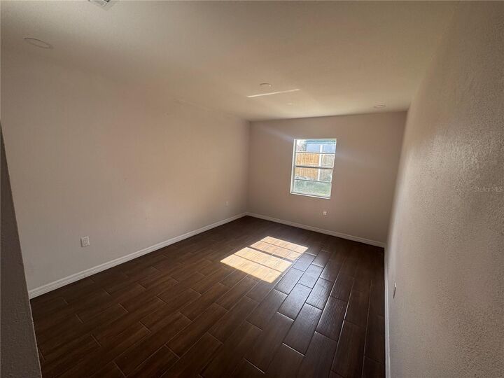 Property Photo:  701 S Oakwood Avenue  FL 33511 