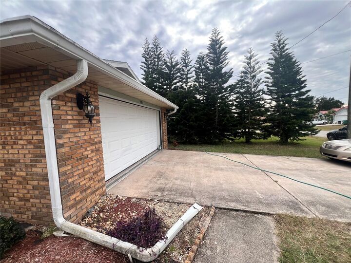 Property Photo:  2091 Oldham Avenue  FL 32725 