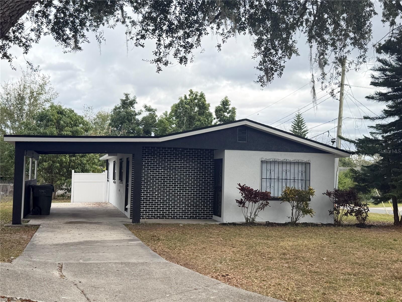 Property Photo:  1423 N Webster Avenue  FL 33805 