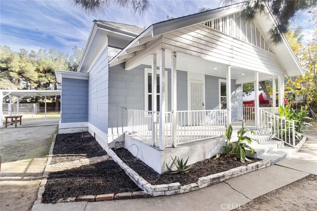 Property Photo: 7223 Knob Hill CA 92346