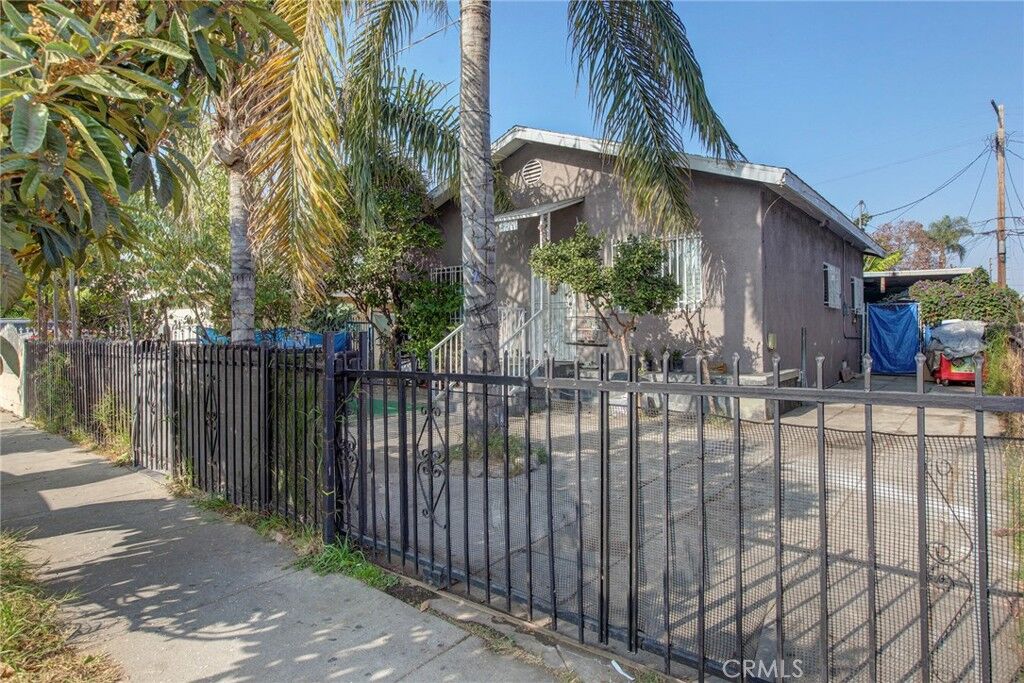 Property Photo: 331 W 92nd Street CA 90003