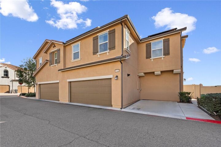Property Photo:  27448 Clarise Ln  CA 92562 