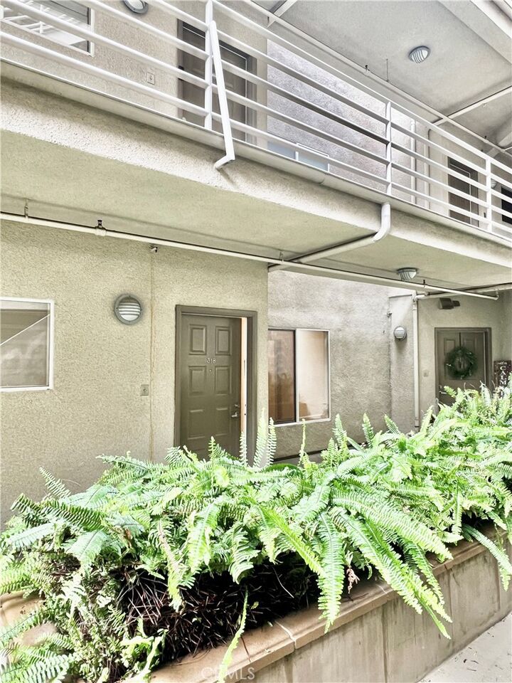 Property Photo:  2905 Montrose Avenue 318  CA 91214 