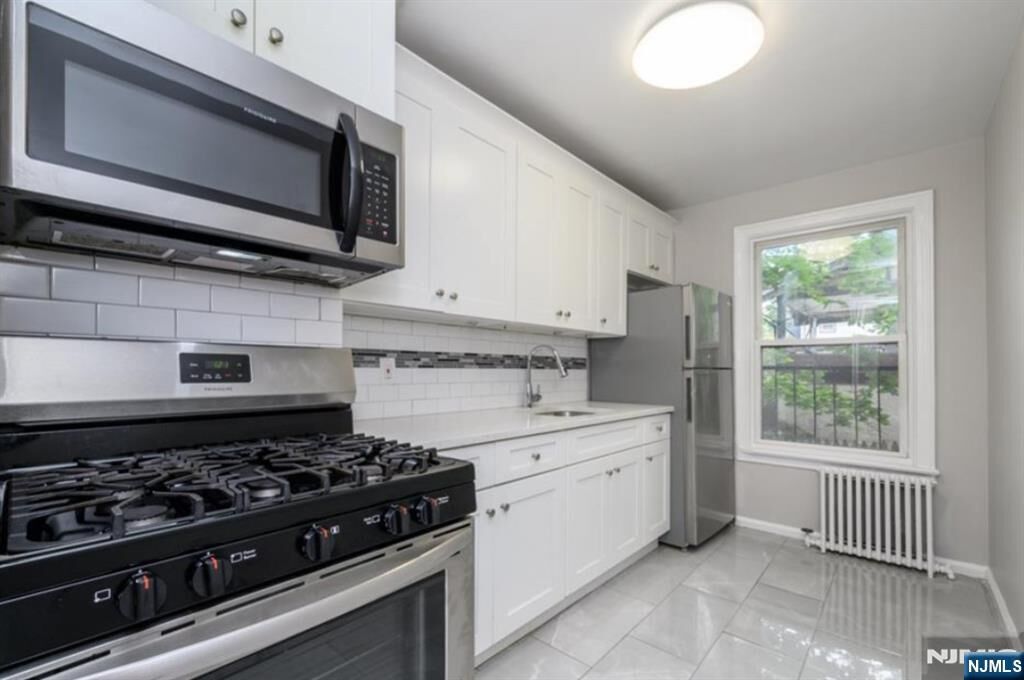 Property Photo:  140 Englewood A4  NJ 07666 