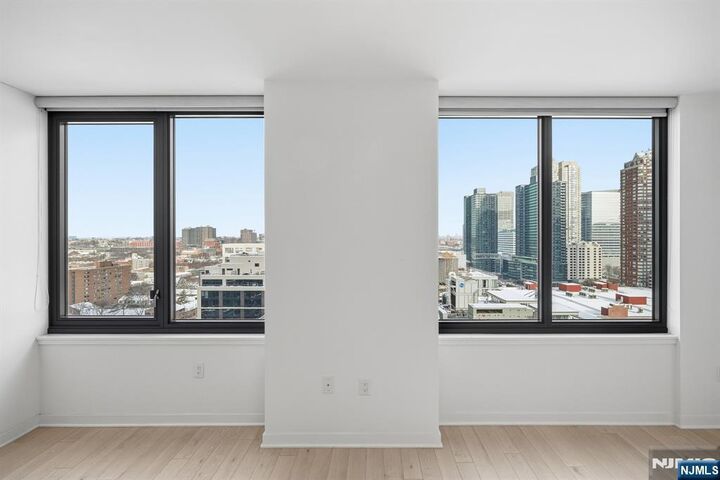 Property Photo:  151 Bay Street 1709  NJ 07302 