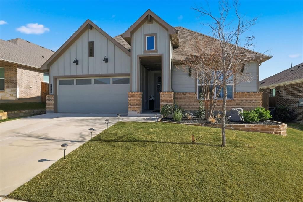 Property Photo:  2213 Ruff Road  TX 76205 