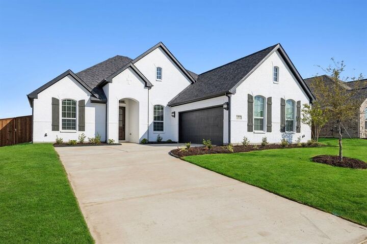 Property Photo:  208 Bristol Lane  TX 76020 