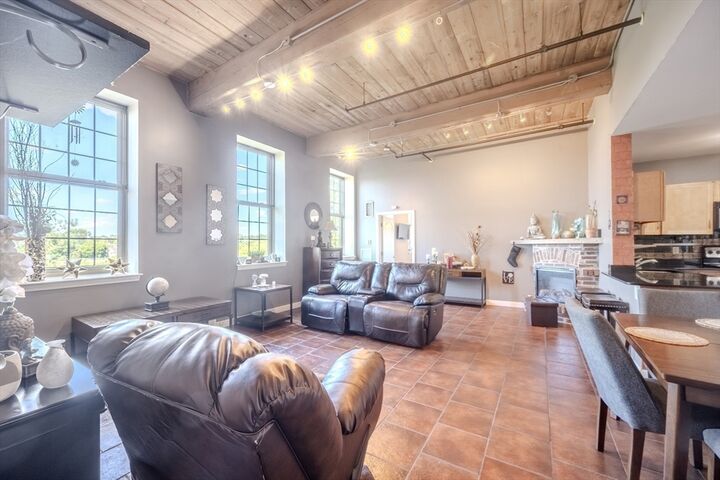 Property Photo: 52 Lawrence Dr M408 MA 01854