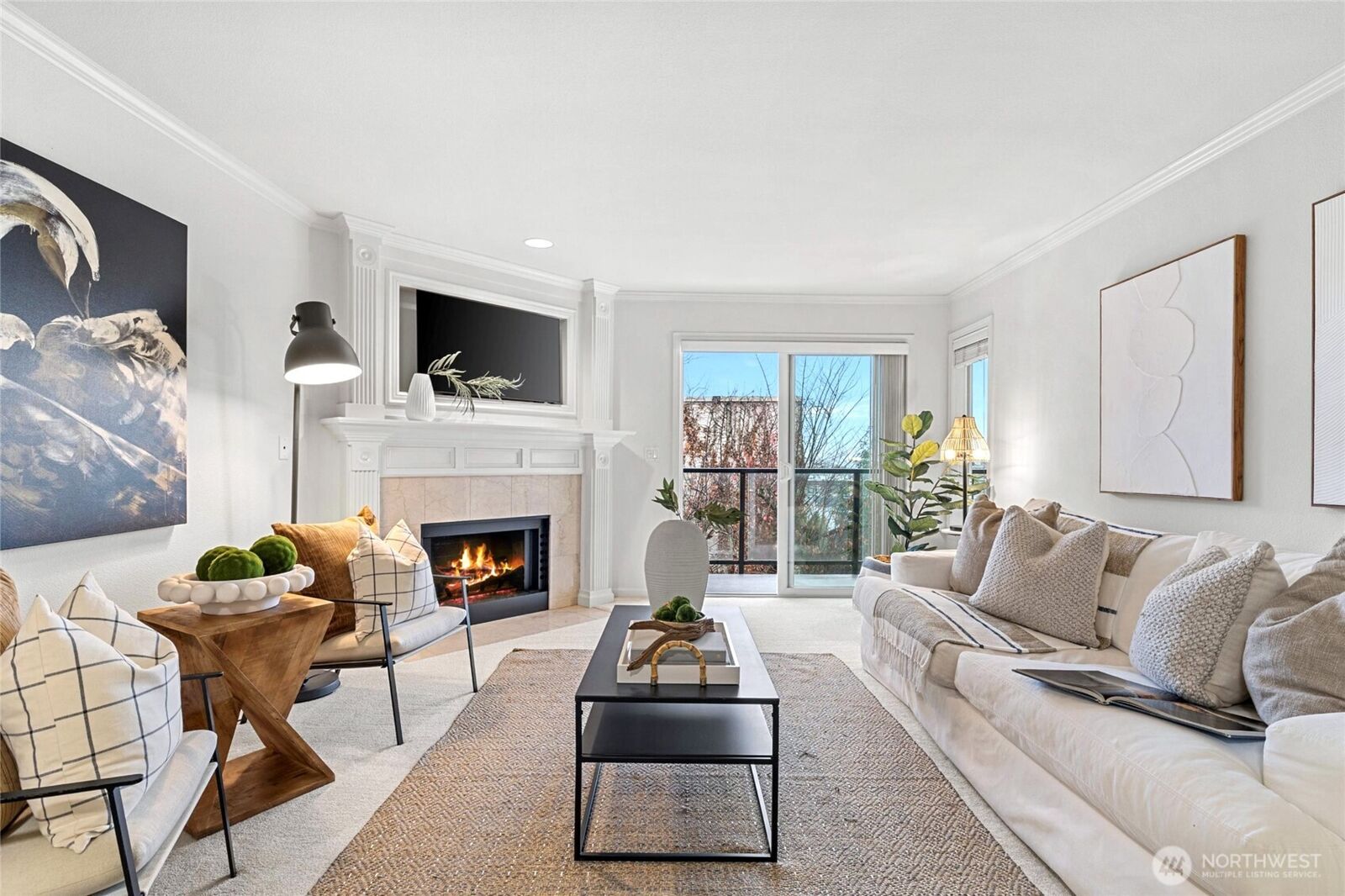 Property Photo: 410 2nd Ave S 206 WA 98033