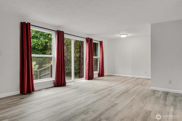 Property Photo:  184 SW 200th Street  WA 98166 