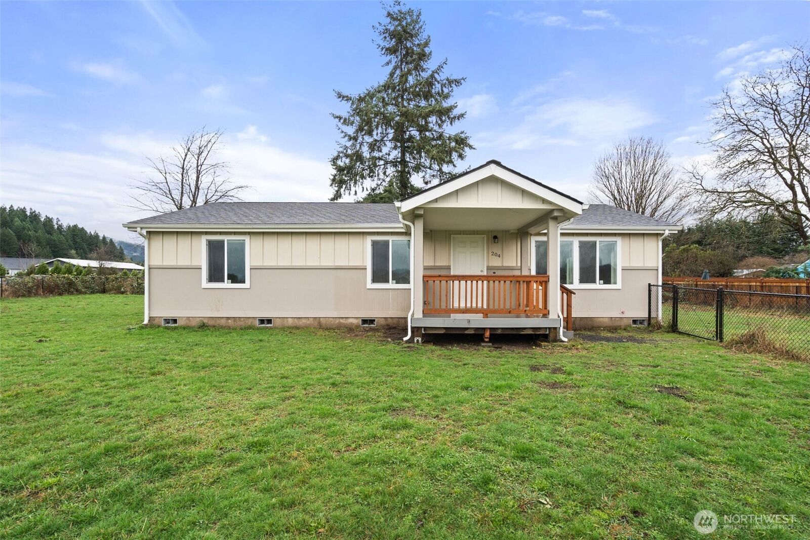 Property Photo: 204 Mossyrock Rd West WA 98564