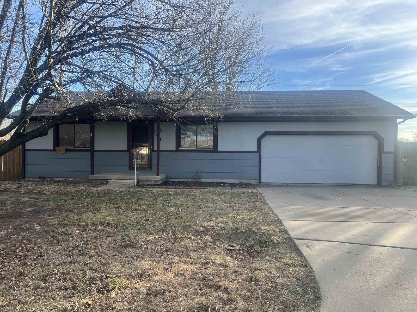 Property Photo: 414 N Marlen Ct. KS 67060