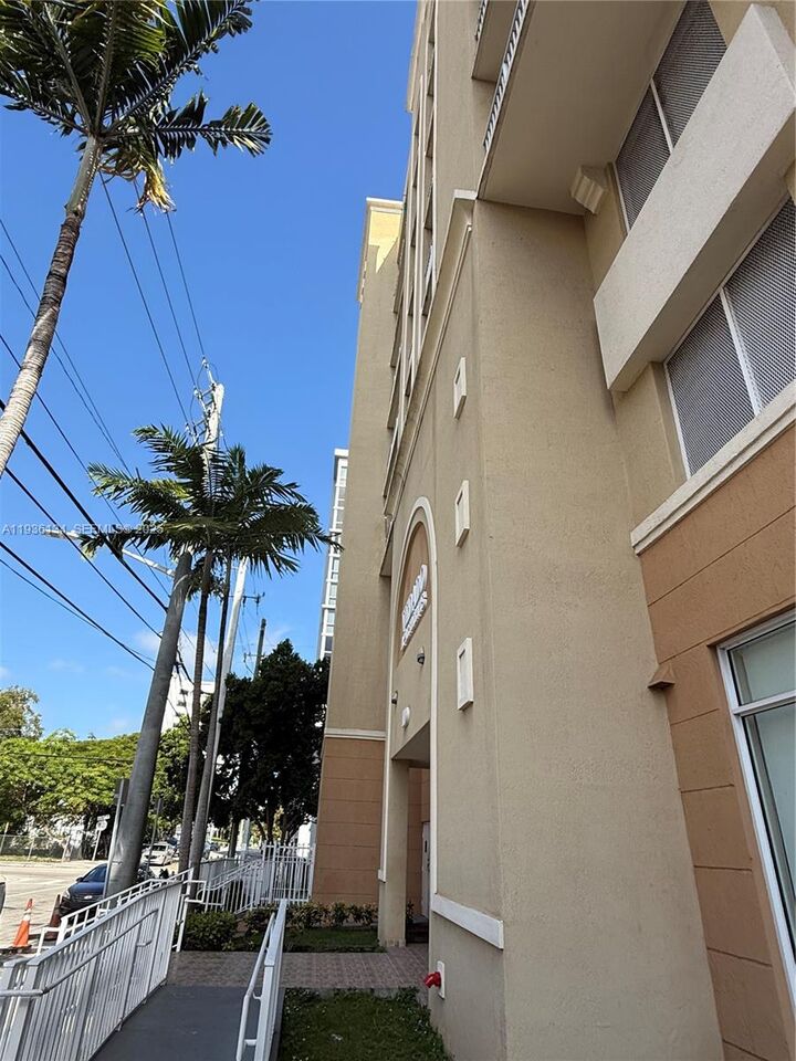 Property Photo:  119 SW 6th Ave 606  FL 33130 
