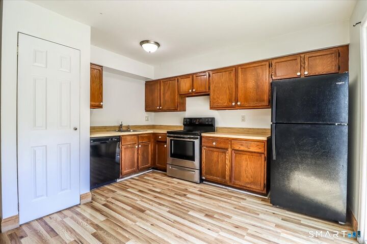 Property Photo: 171 Aspetuck Village 171 CT 06776