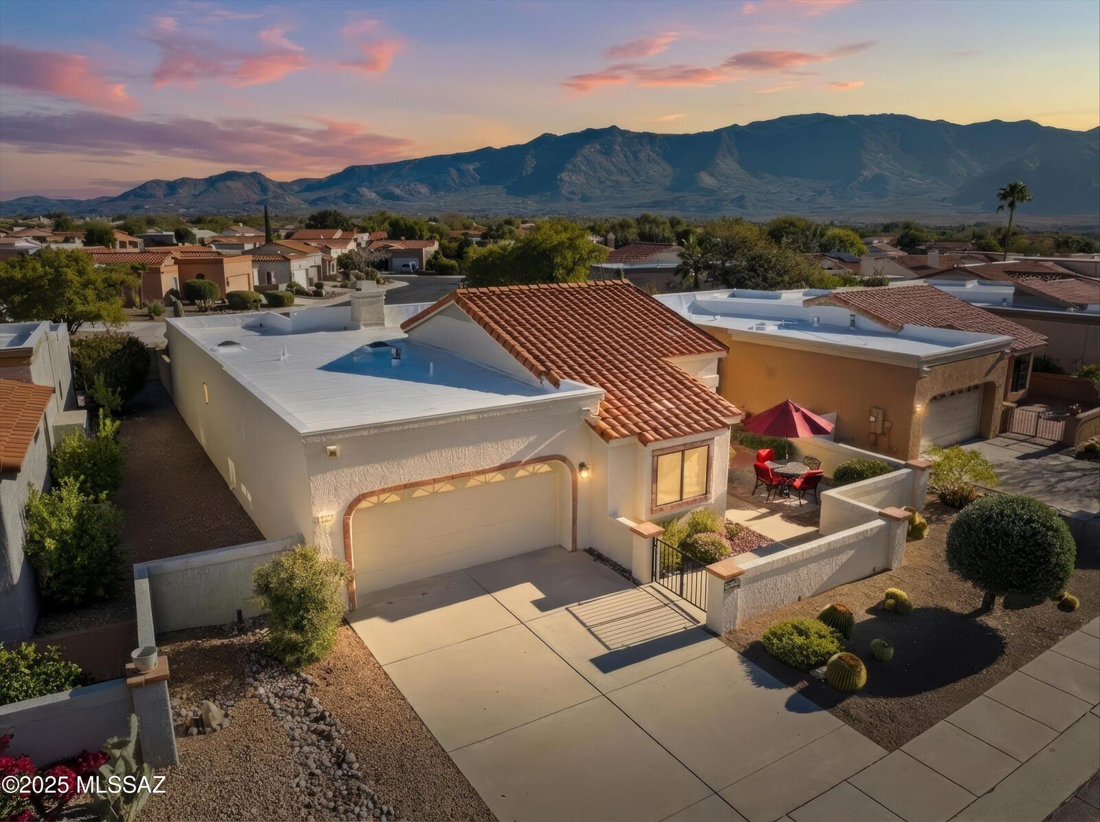 Property Photo: 14306 N Copperstone Drive AZ 85755