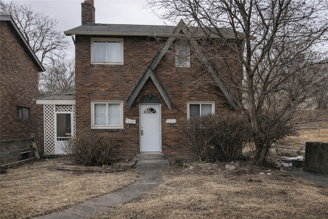 Property Photo:  525 James St  PA 15145 