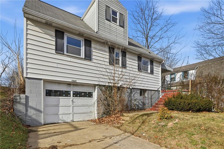 Property Photo:  1865 Montour St  PA 15108 