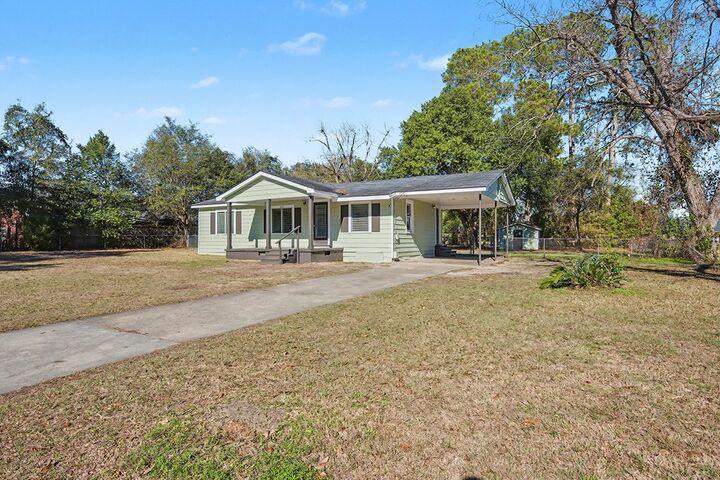 Property Photo: 607 16th Avenue GA 31701