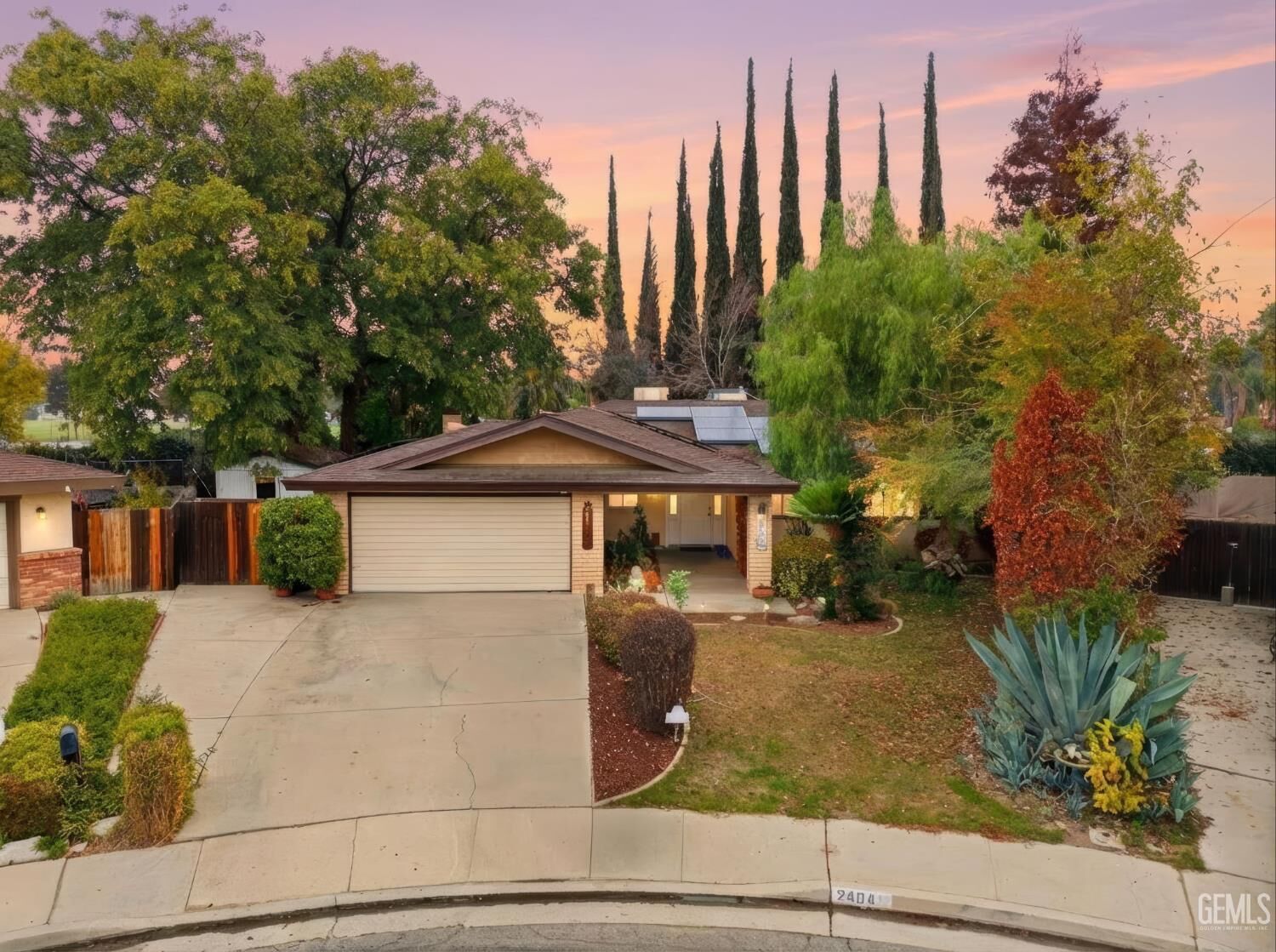 Property Photo:  2404 Prestwick Court  CA 93309 