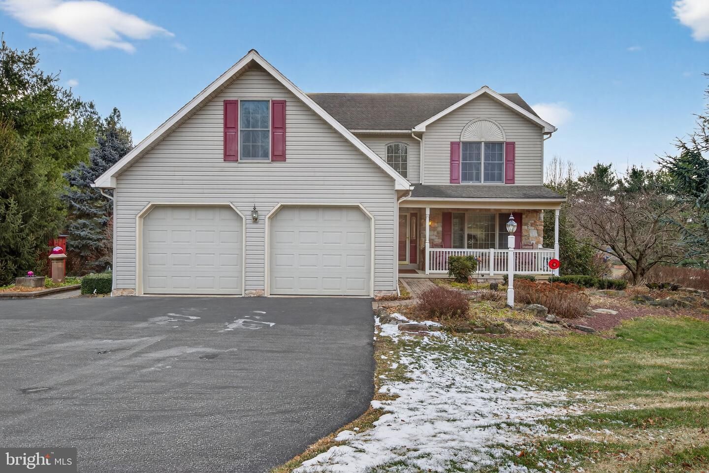 Property Photo:  817 Aarons Lane  PA 17545 