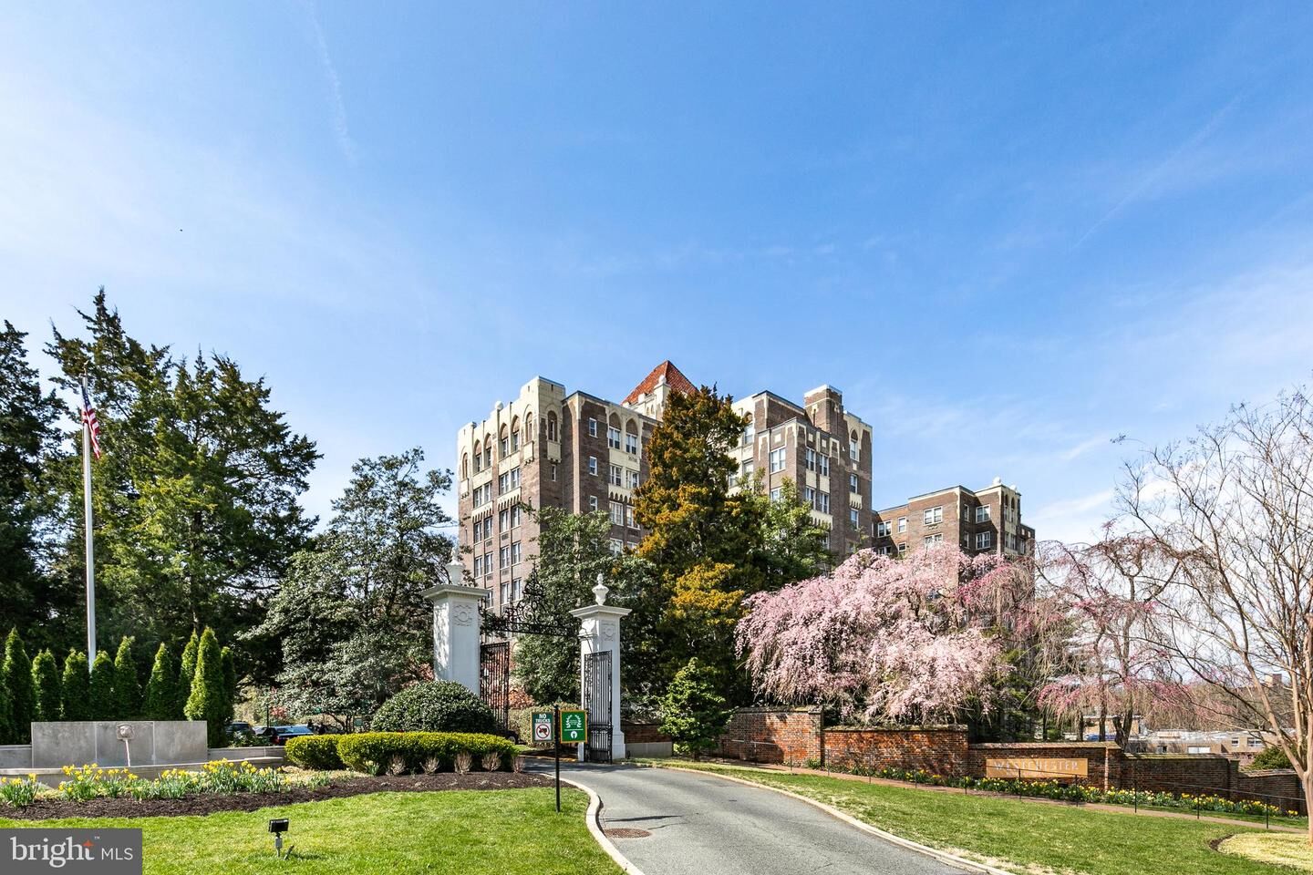 Property Photo: 3900 Cathedral Avenue NW 404A DC 20016