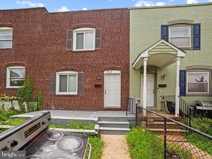 Property Photo:  813 Jack Street  MD 21225 