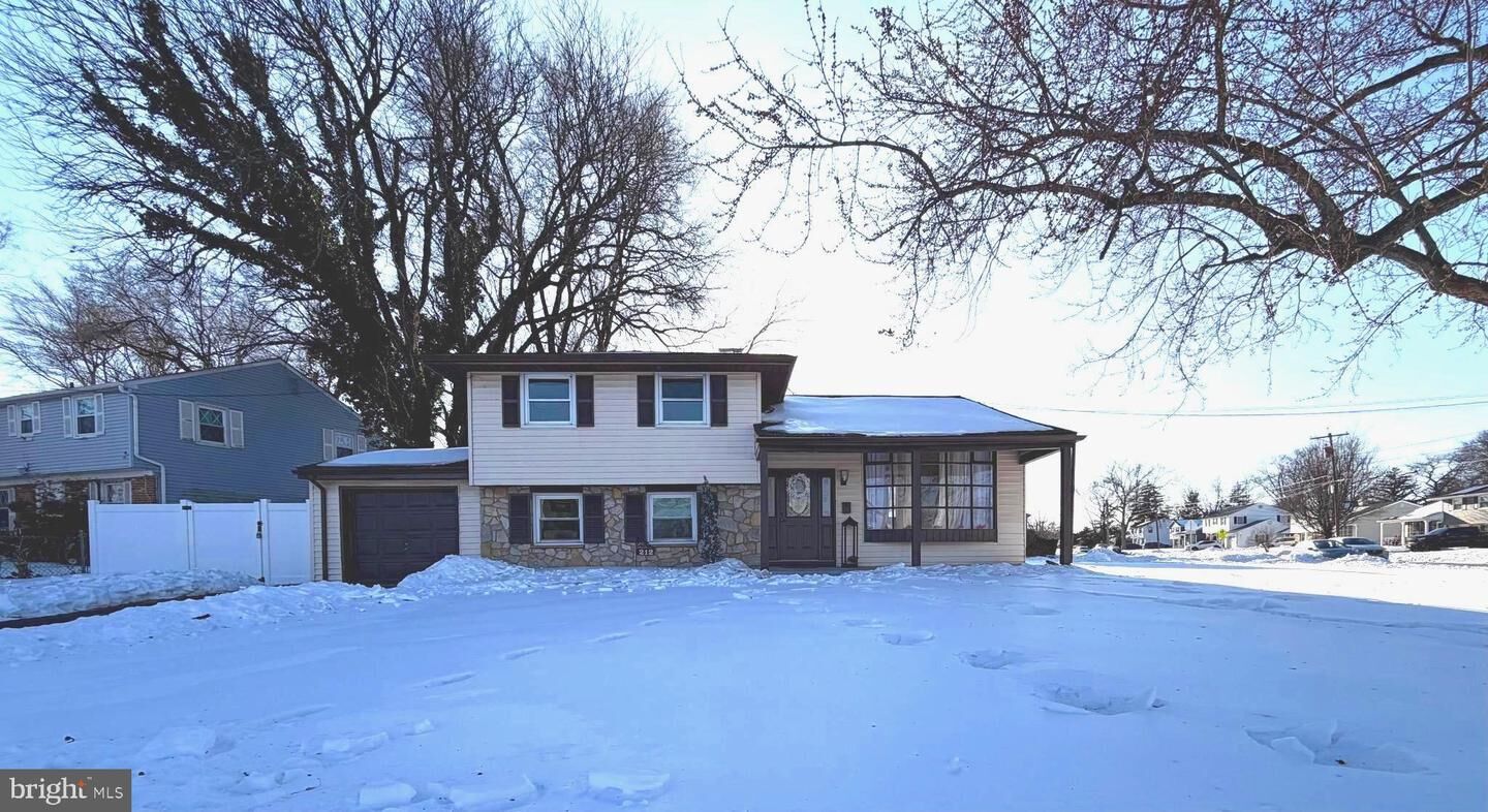 Property Photo:  212 E Franklin Avenue  NJ 08010 