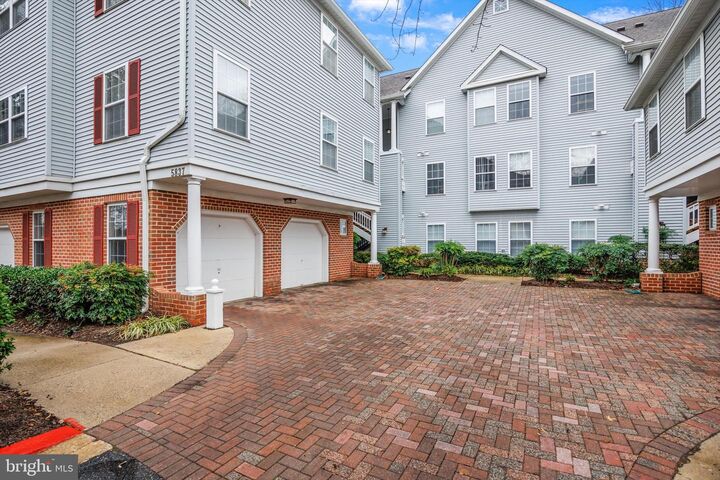 Property Photo: 5839 Wyndham Circle 305 MD 21044