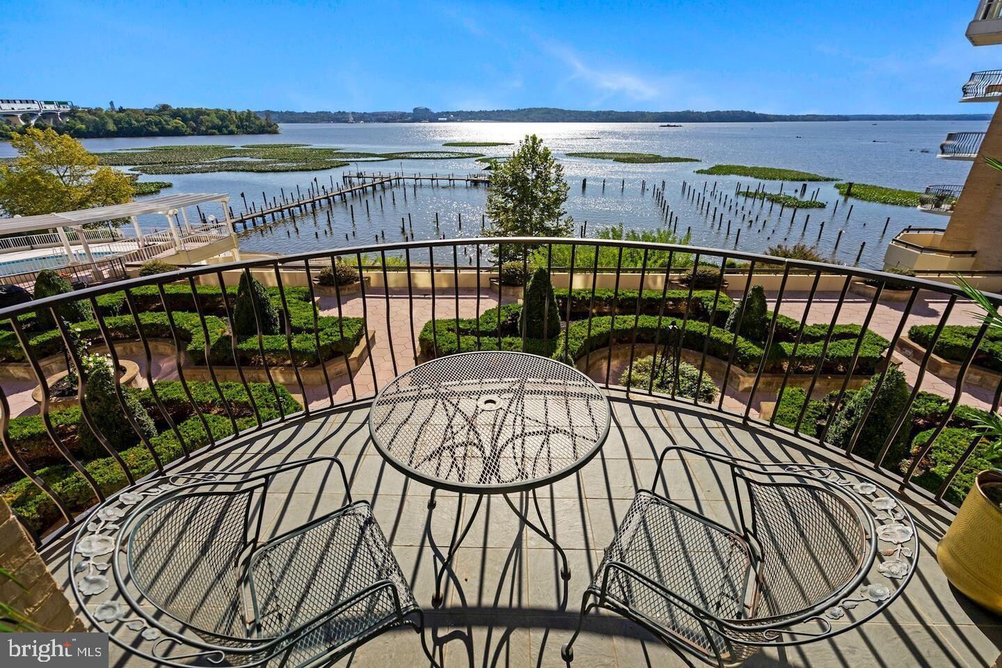 Property Photo:  1250 S Washington Street 203  VA 22314 