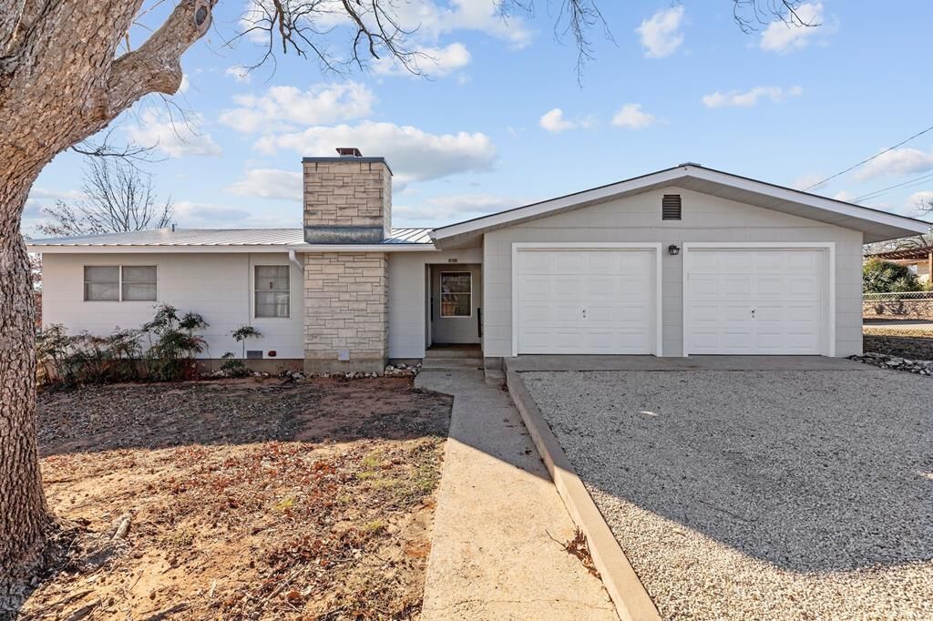 Property Photo: 303 Walnut St TX 78624