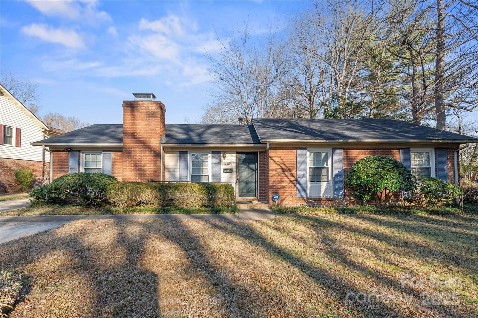 Property Photo:  5509 Viewmont Drive  NC 28215 