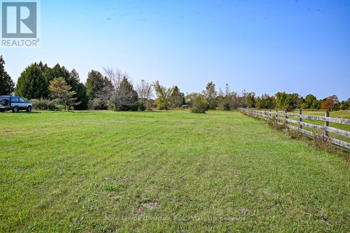 2047 Rosedale Road North — photo 1