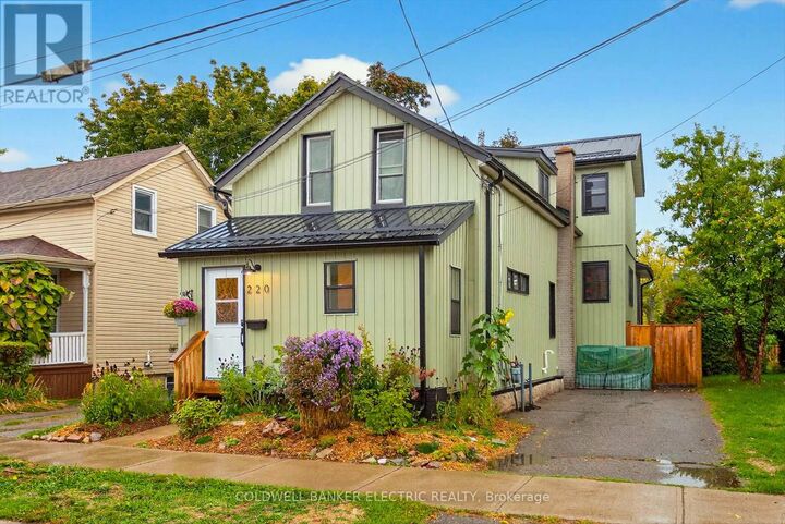 Photo de la propriété:  220 Rogers Street  ON K9H 1W3 