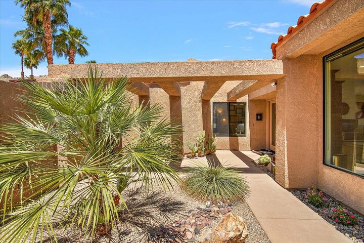 Property Photo:  11 Vista Loma Drive  CA 92270 