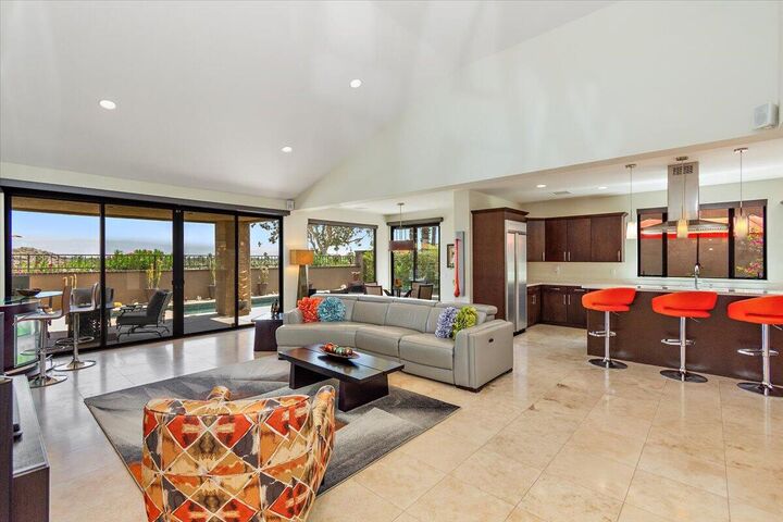 Property Photo:  11 Vista Loma Drive  CA 92270 