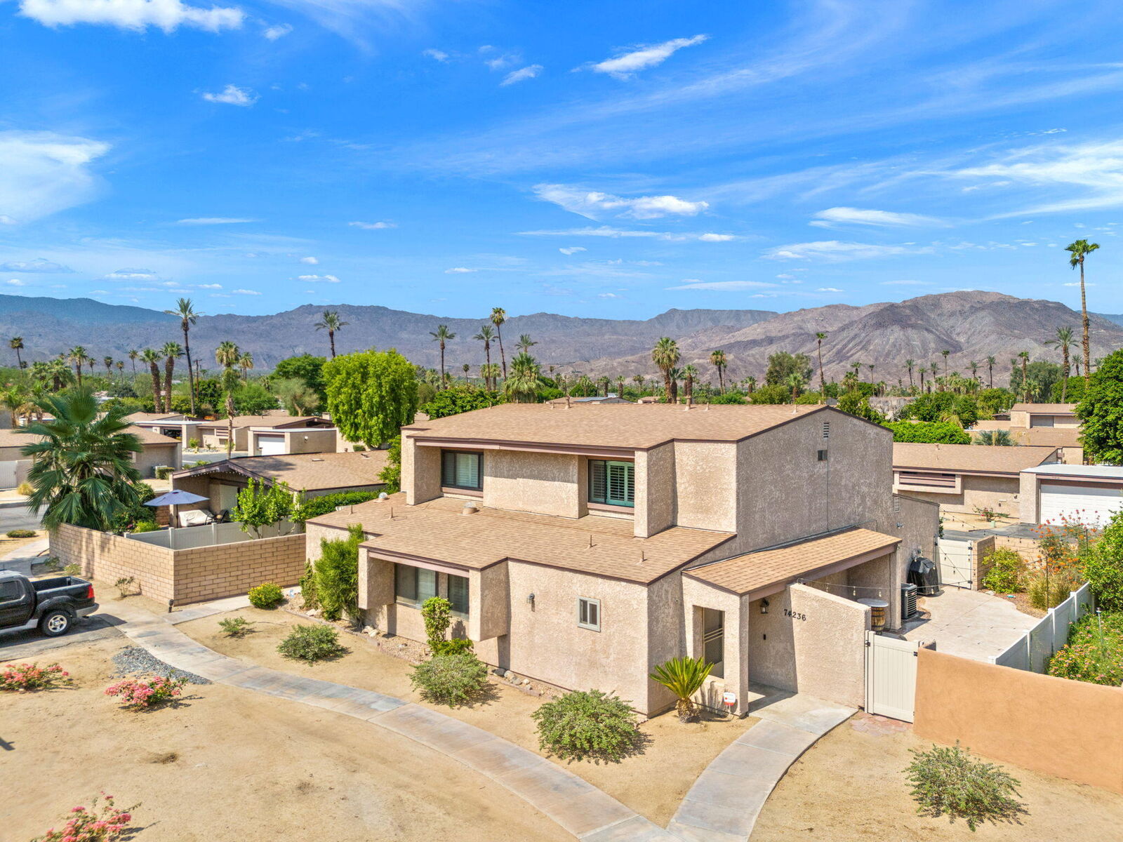 Property Photo: 74236 Catalina Way CA 92260