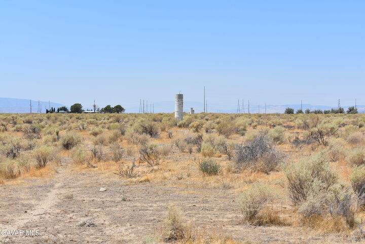 Property Photo:  105th St West &Amp Ave B2  CA 93536 