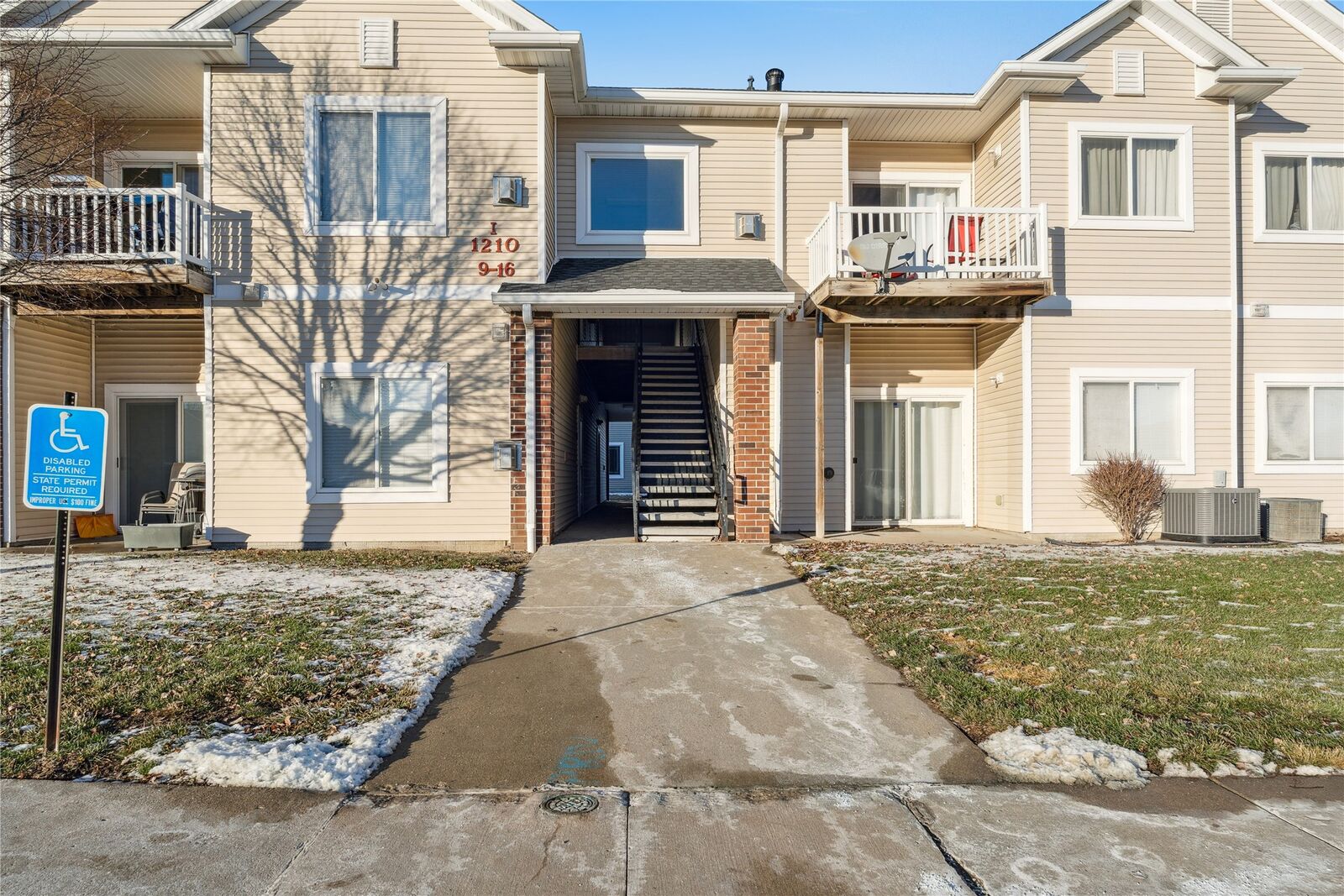 Property Photo:  1210 NE 6th Lane I9  IA 50021 