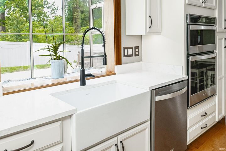 Property Photo: 4496 W Tanglewood Road IN 47404