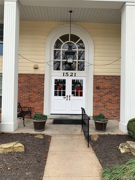 Property Photo: 1521 Hedgeford Drive 5 MO 63017