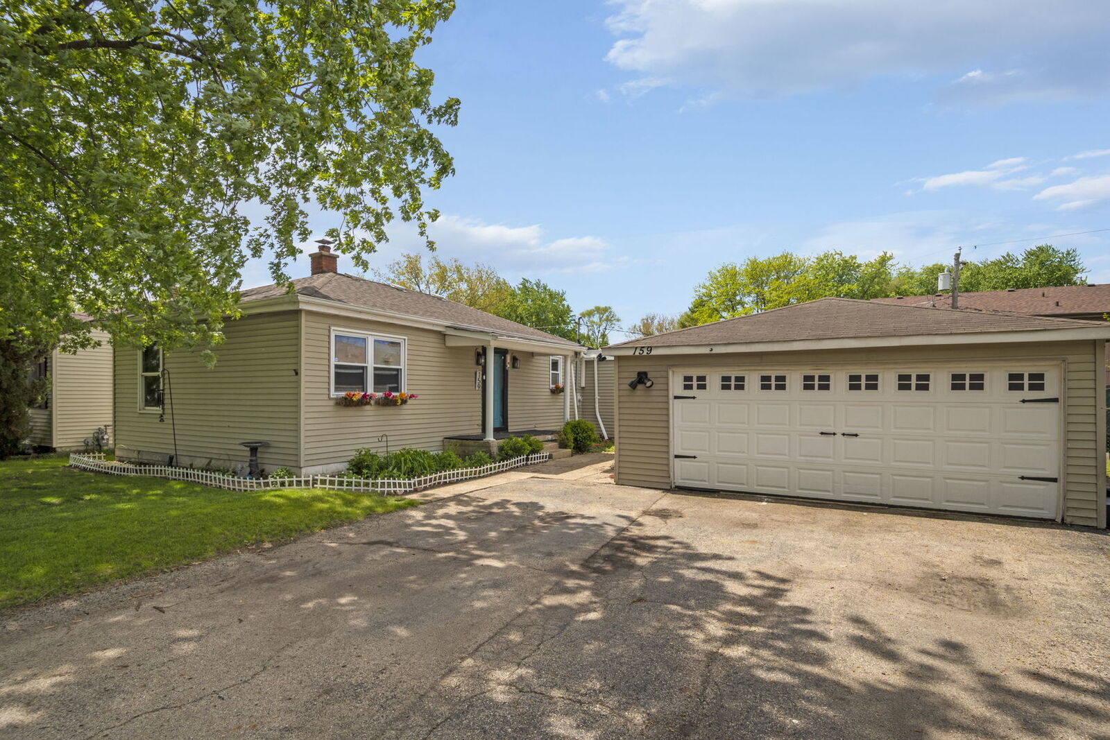 Property Photo:  159 Josephine Avenue  IL 60177 