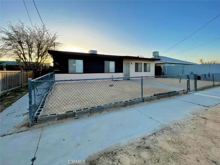 Property Photo:  44817 Redwood  CA 93534 