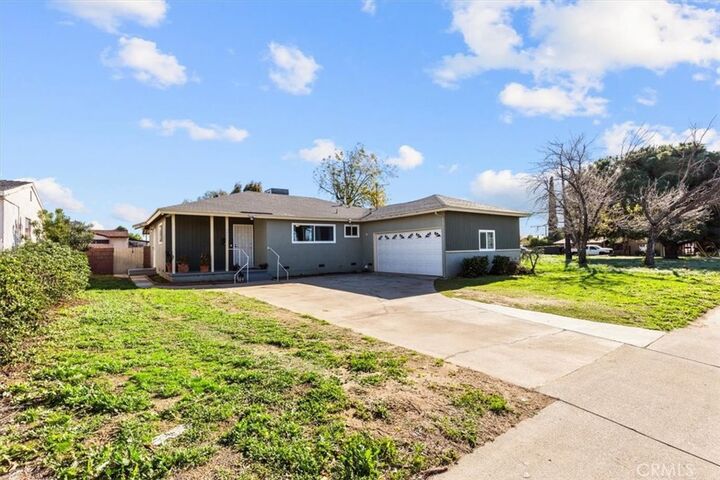 Property Photo: 565 N Riverside CA 92376