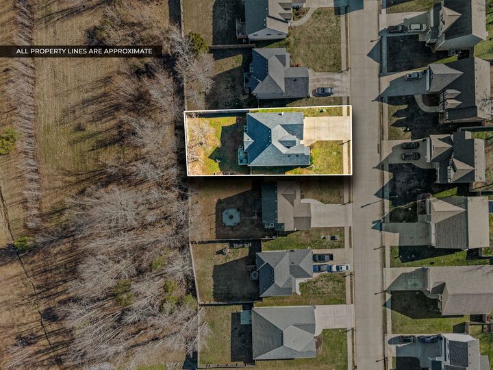 Property Photo: 548 Medallion Cir TN 37042