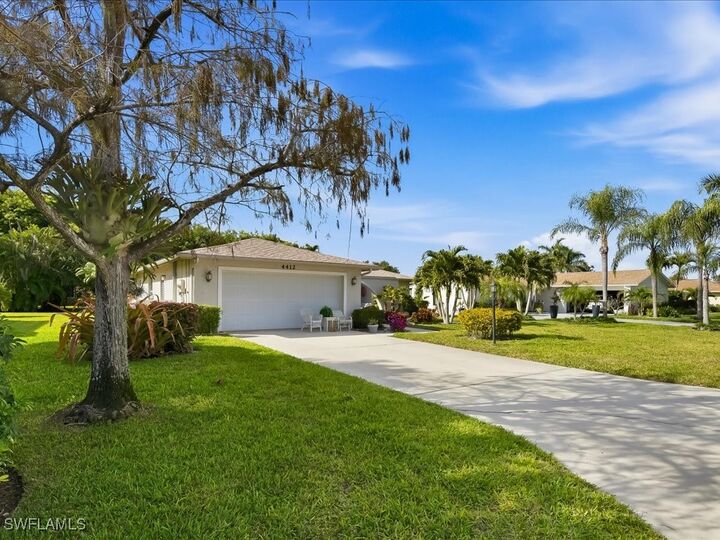 Property Photo: 4412 Beechwood Lake Drive FL 34112