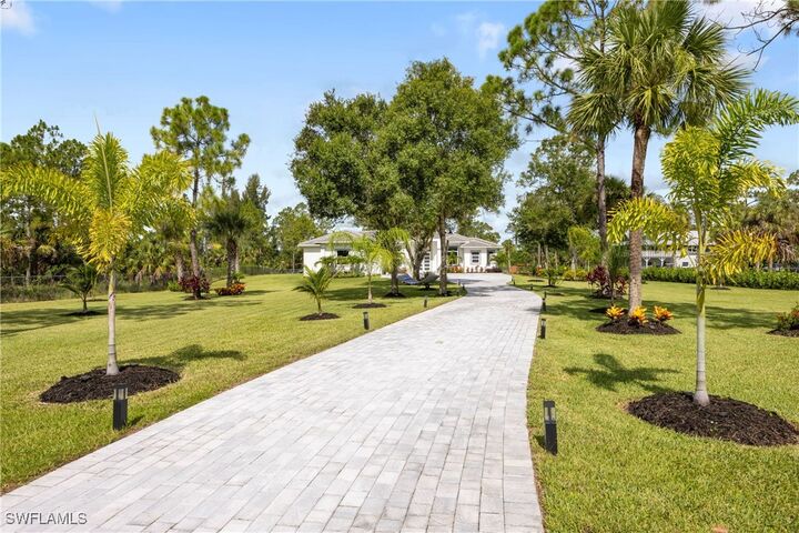 Property Photo:  909 8th Street SE  FL 34117 