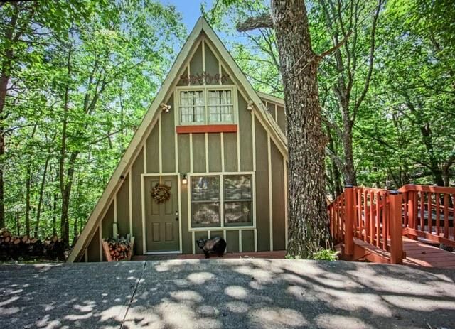 Property Photo:  608 Moss Patch Trail  GA 30143 