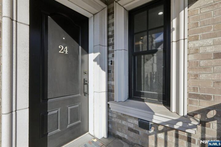 Property Photo:  24 Marquis Court  NJ 07020 