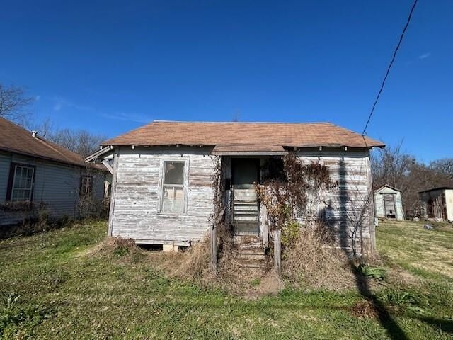 Property Photo:  309 Roberts  TX 76667 