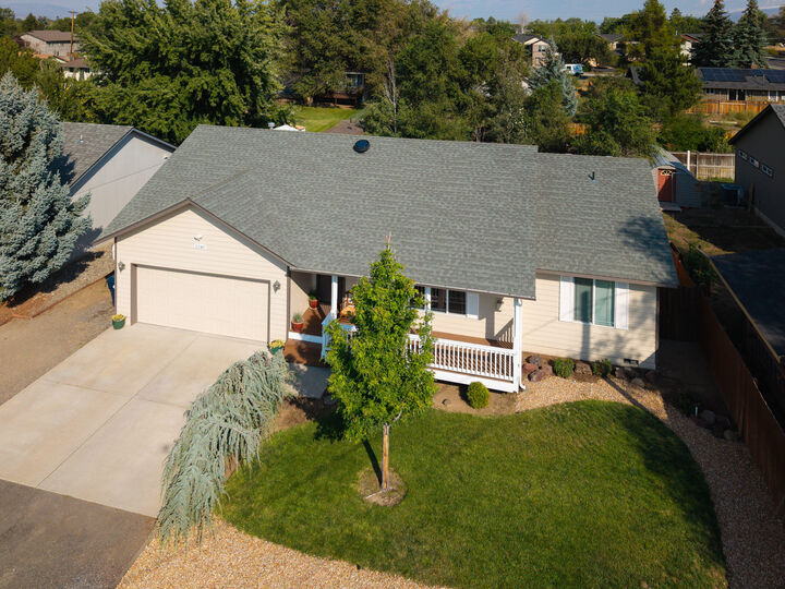 Property Photo:  2240 SW 24th Street  OR 97756 